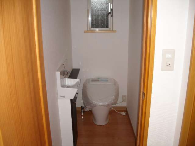 EVhM97R4J5yn1pVsZrE3EgWrba1byajJ