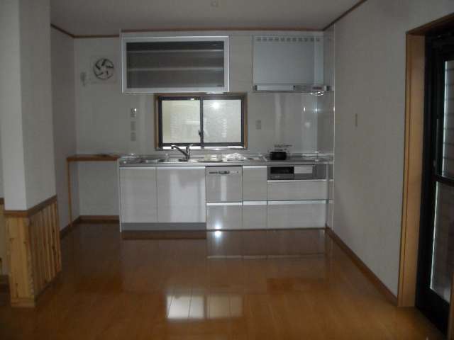 EVhM97R4J5yn1pVsZrE3EgWrba1byajJ